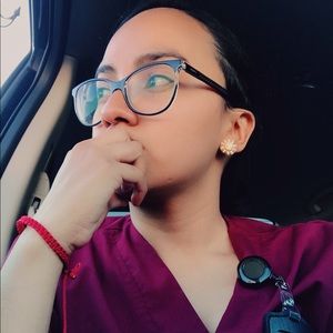 Meet your Posher, Alejandra